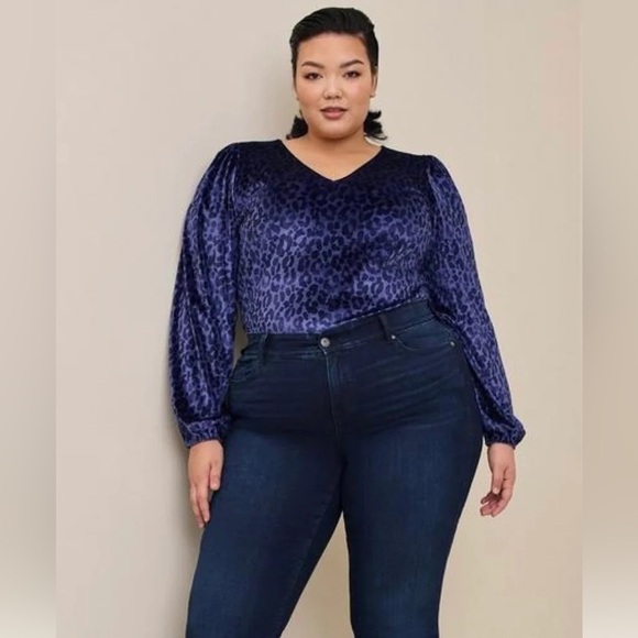 NWT Torrid Blue Leopard Stretch Velvet Bodysuit - Picture 1 of 10